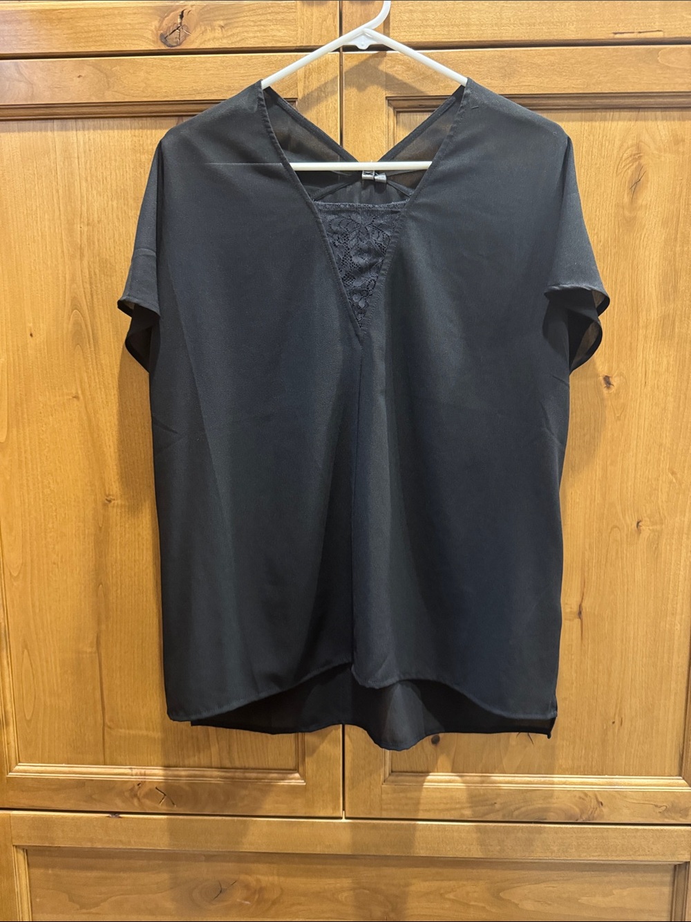 Kut from the Kloth Black Short Sleeve V-Neck Shirt with Lace Inset